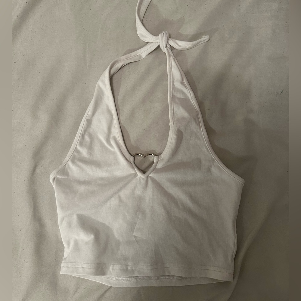 white halter top w heart ring xs